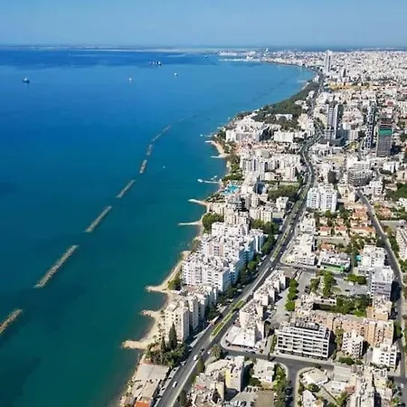 The View Penthouse Near Columbia Beach דירה *