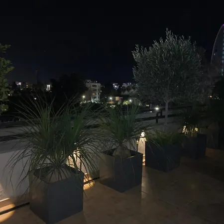 The View Penthouse Near Columbia Beach *