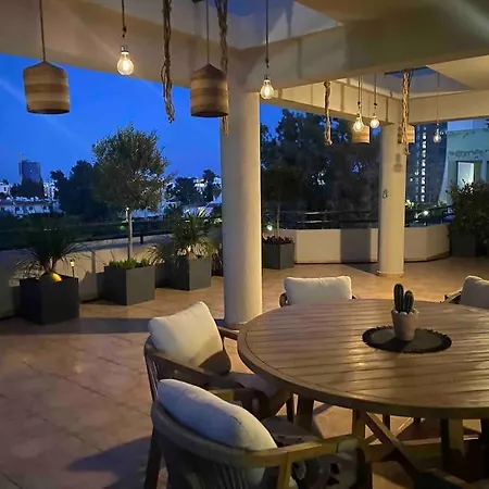 The View Penthouse Near Columbia Beach Apartament