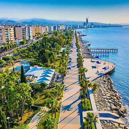The View Penthouse Near Columbia Beach Apartament Limassol