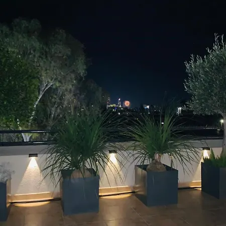 The View Penthouse Near Columbia Beach *